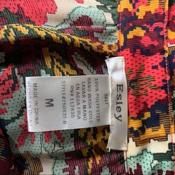 Esley Floral/Paisley Print Oversized Tunic Top w/Tassles size M - Picture 9 of 9